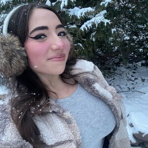 Meet your Posher, Naomi